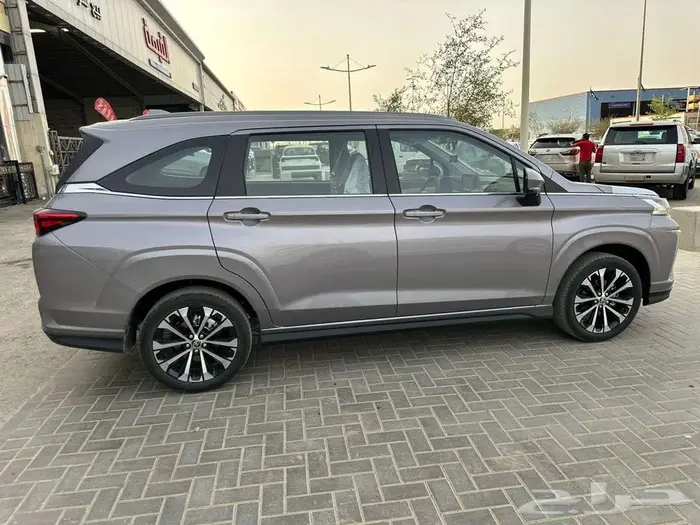 تويوتا فيلوز GLX موديل 2025 3