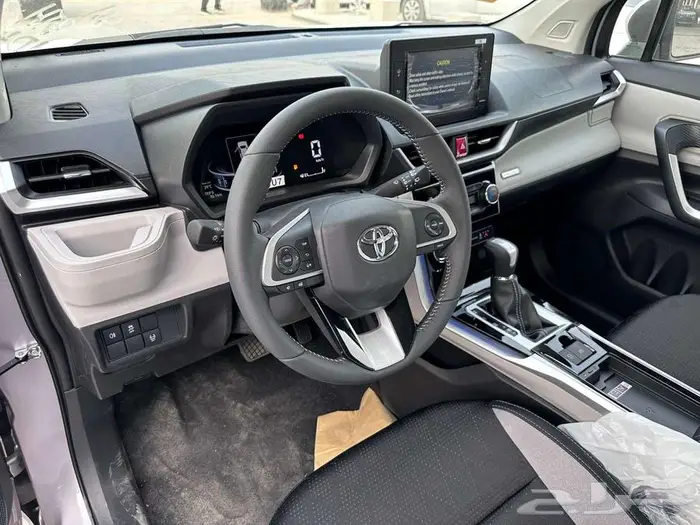 تويوتا فيلوز GLX موديل 2025 6