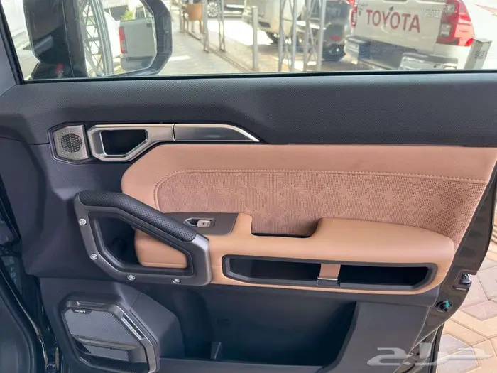 جيتور T2 - لاكجري اسود 2026 9