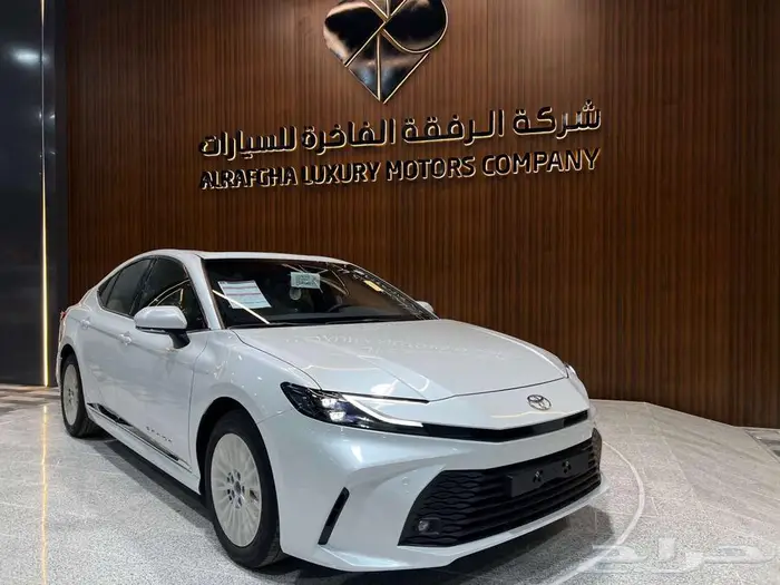 تويوتا كامري LE نص فل بنزين موديل 2025 1