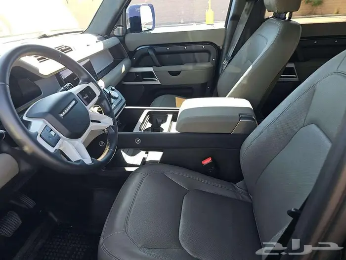 2023 Land Rover Defender 110 SE 9