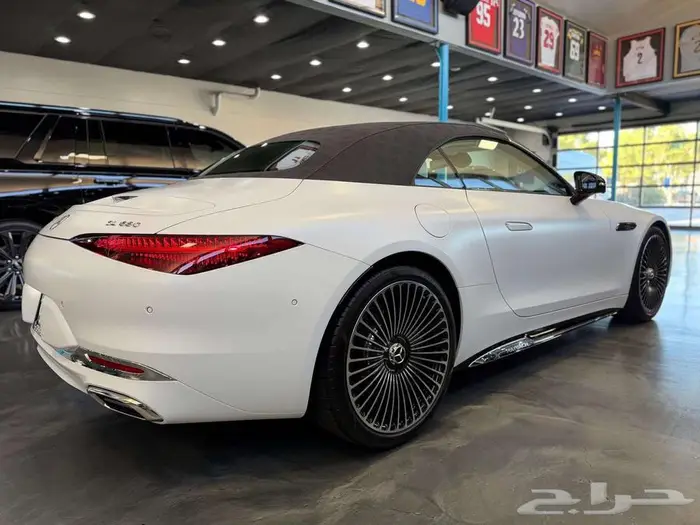 2026 Mercedes-Benz Maybach SL 680 Monogram Series اصفار 12