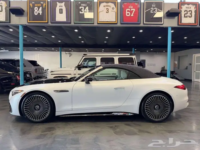 2026 Mercedes-Benz Maybach SL 680 Monogram Series اصفار 8