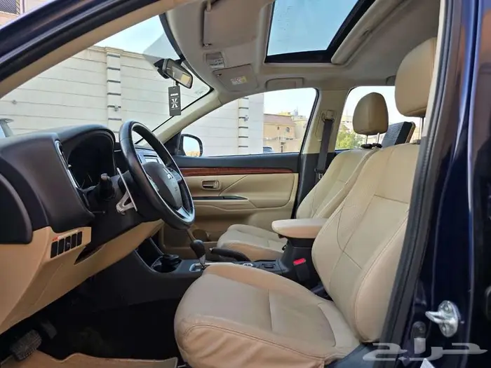 2015 Mitsubishi Outlander ful option AWD sunroof urgent sale 21