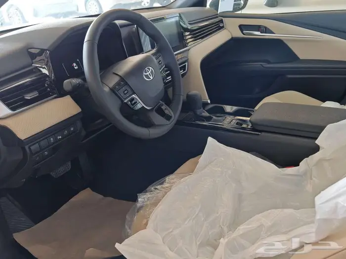 كامري E Plus هايبرد 2025 اسود 116500عرض خاص شامل الضريبة 4