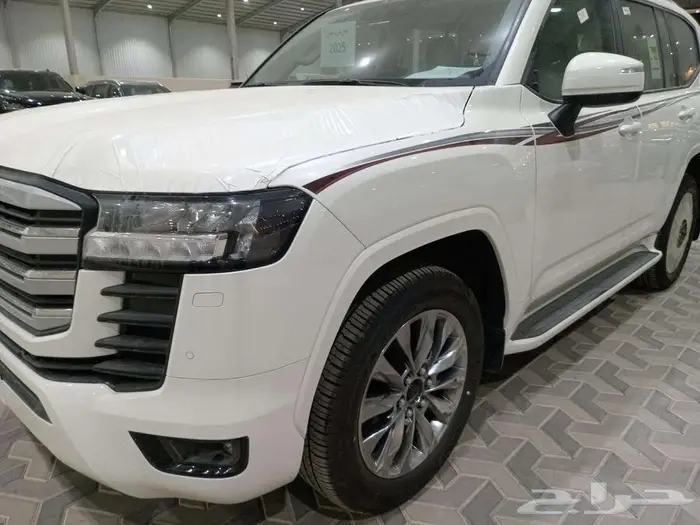 جي اكس ار L4 موديل 2025 بنزين بريمي اللون ابيض 1