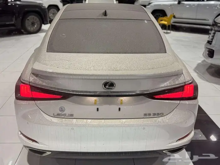 لكزس ES 350 بريمي CC بانوراما بروجيكتر 2025 اللون ابيض 4