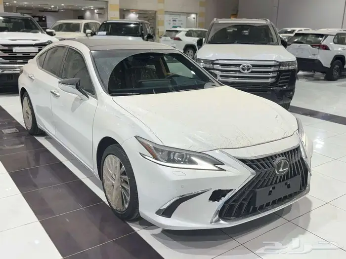 لكزس ES 350 بريمي CC بانوراما بروجيكتر 2025 اللون ابيض 1