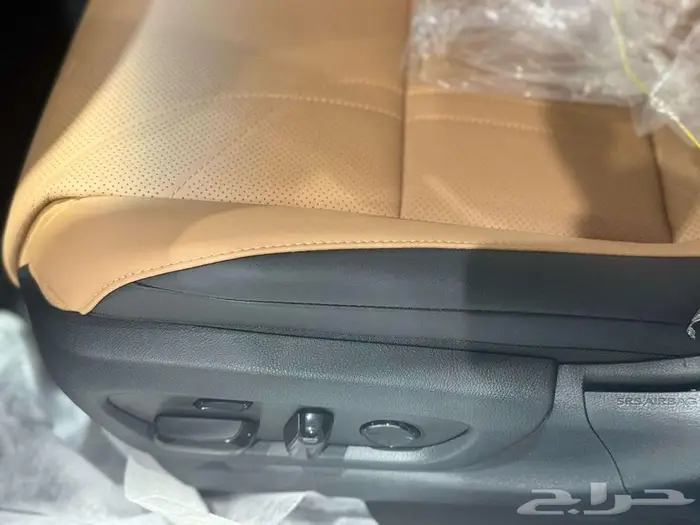 لكزس ES 350 بريمي CC بانوراما بروجيكتر 2025 اللون ابيض 22