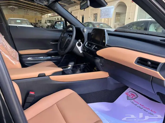 لكزس UX 300-AH هايبرد 2024 8