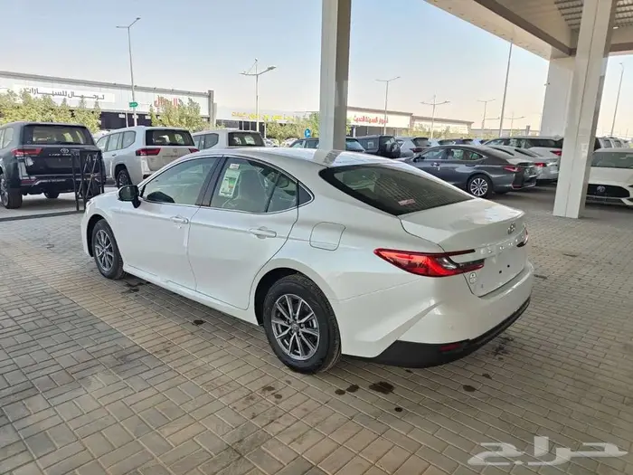 تويوتا كامري E بنزين 2025 سعودي 12
