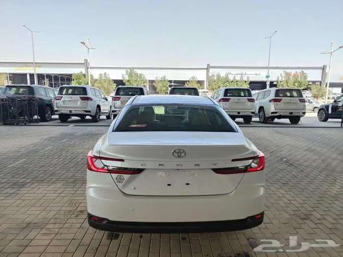 تويوتا كامري E بنزين 2025 سعودي 13
