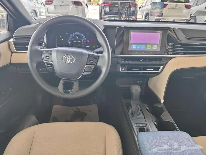 تويوتا كامري E بنزين 2025 سعودي 3