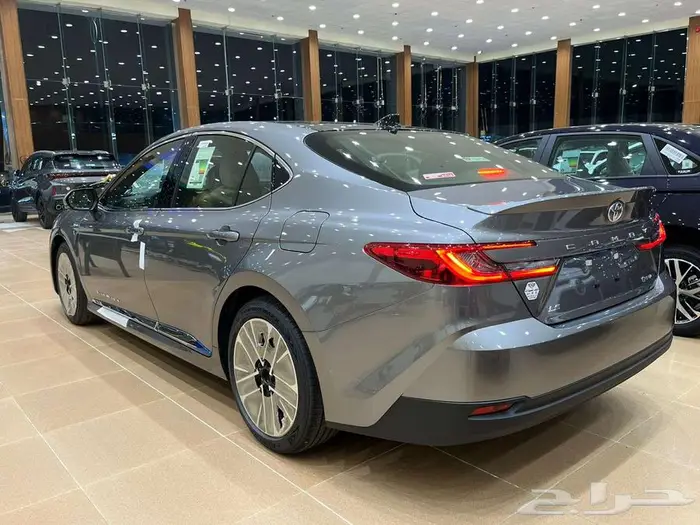 تويوتا كامري LE هايبرد 2025 2