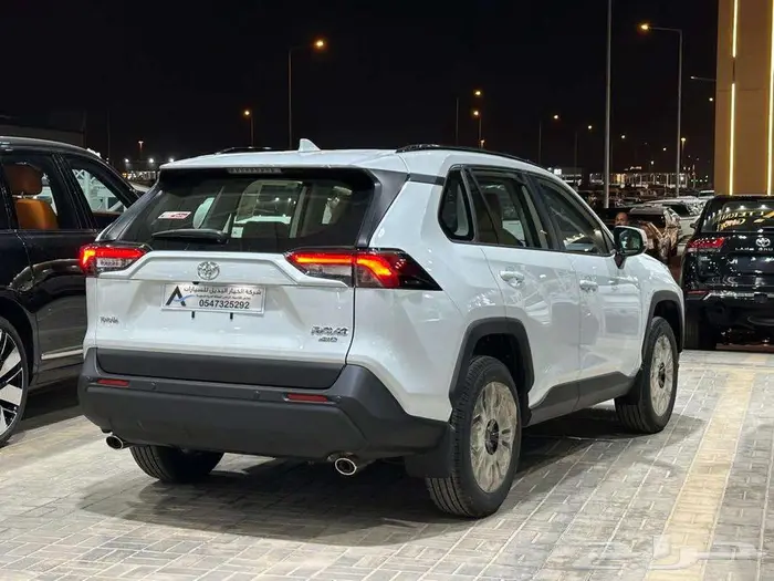 تويوتا راف فور XLE بنزين 2025 3