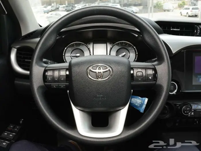 تويوتا هايلوكس 2025 دبل بنزين أتوماتيك سوبر بالنقد والتقسيط 5