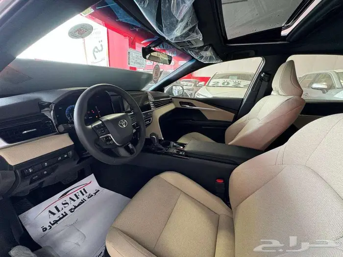 تويوتا كامري LE نص فل بنزين موديل 2025 6