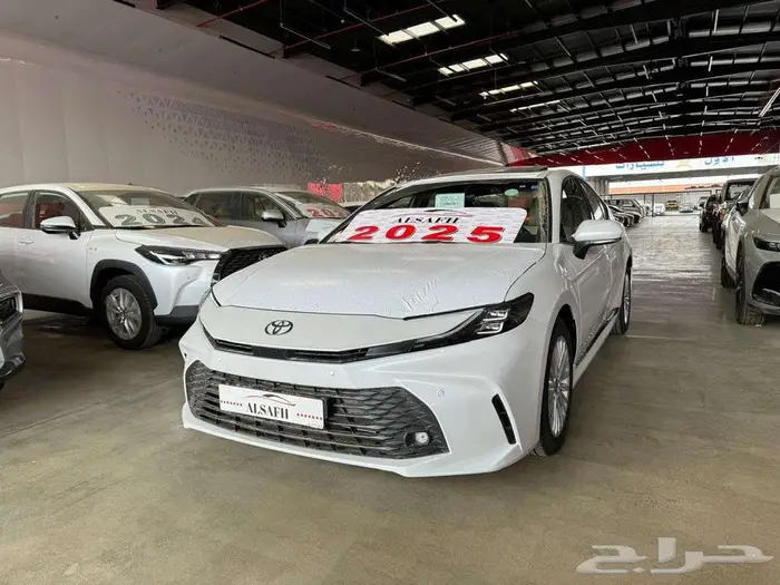 تويوتا كامري LE نص فل بنزين موديل 2025 1