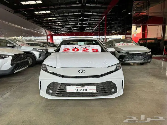 تويوتا كامري LE نص فل بنزين موديل 2025 0
