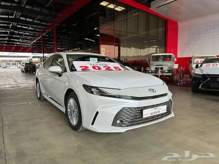 تويوتا كامري LE نص فل بنزين موديل 2025 2