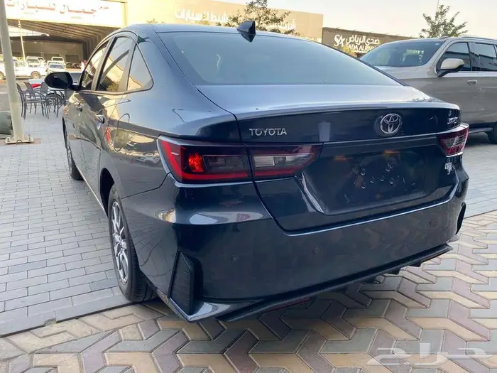 تويوتا يارس موديل 2024 عداد 11 الف كم 5