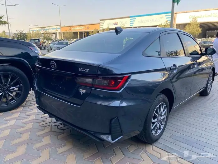تويوتا يارس موديل 2024 عداد 11 الف كم 3