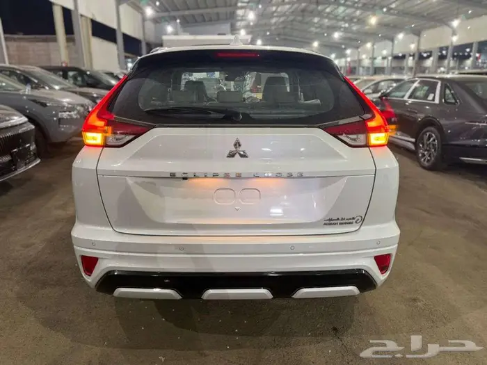 ميتسوبيشي اكليبس كروس GLS موديل 2025 الياباني 5