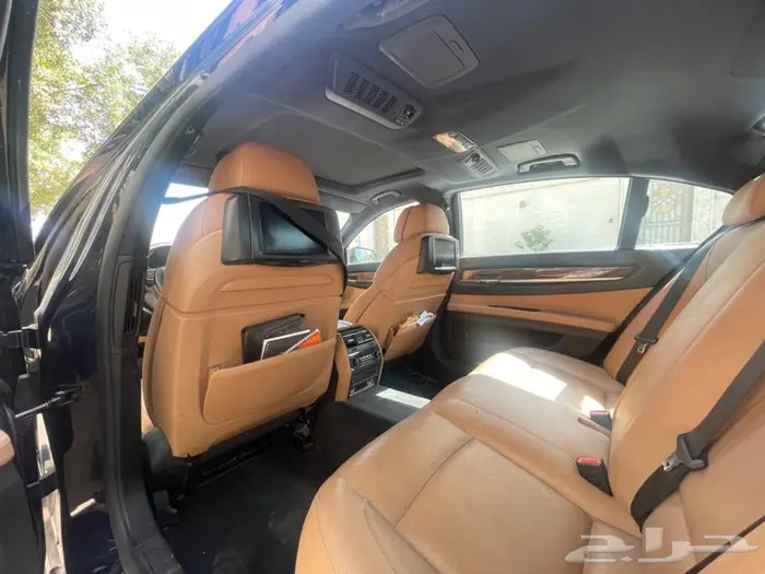Bmw 740 لوحة مميزة 0