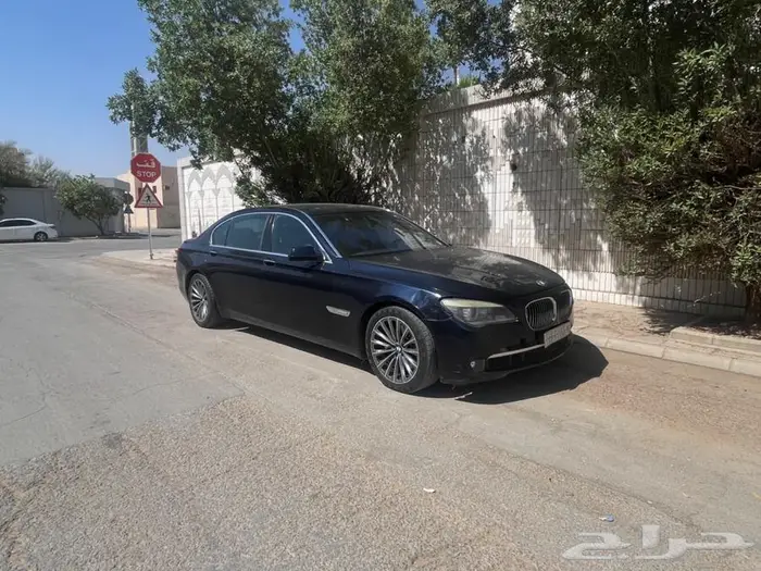 Bmw 740 لوحة مميزة 3
