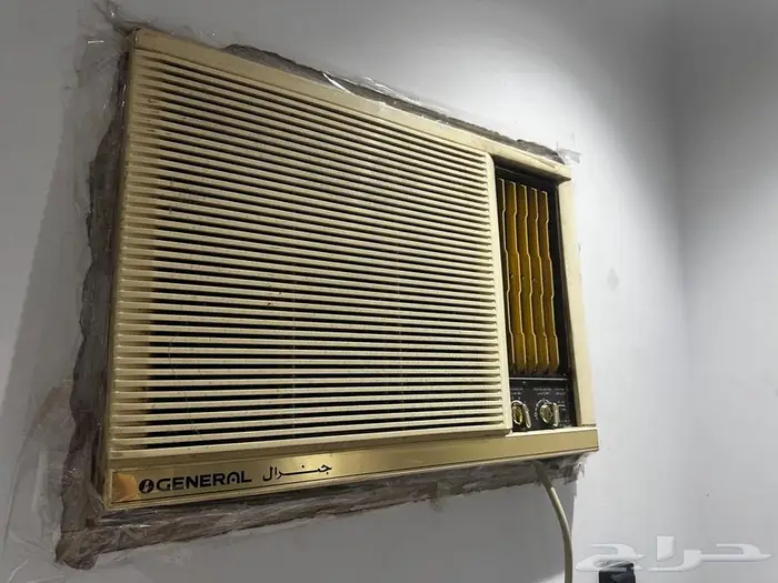 سرير اطفال   مكيفين   و شاشة 4