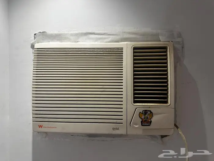 سرير اطفال   مكيفين   و شاشة 3