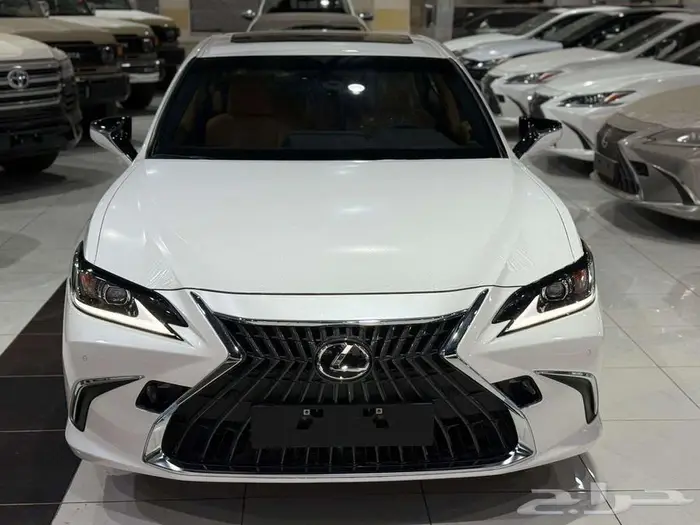 لكزس ES 250 بريمي فتحة سقف 2025 لون ابيض 0