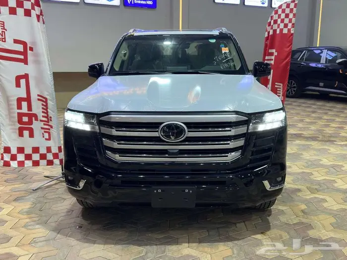 تويوتا لاندكروزر GXR L3 بنزين 2025 سعودي 1