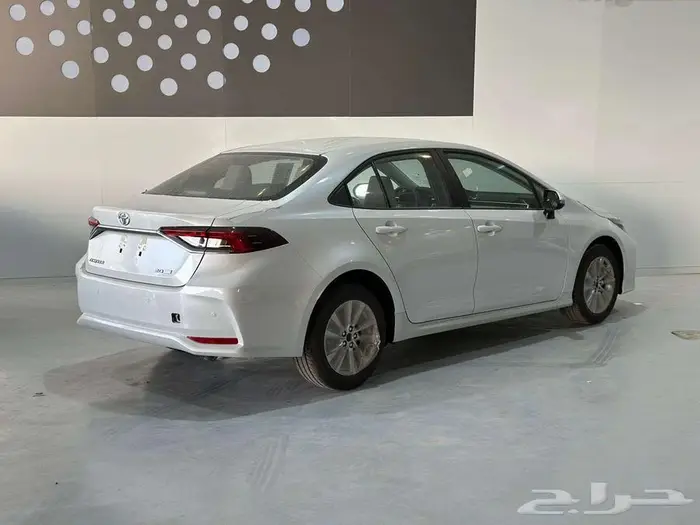 تويوتا كرولا مطور 2025 بريمي بااقل سعر بالسوق 2.0 سى سى 3