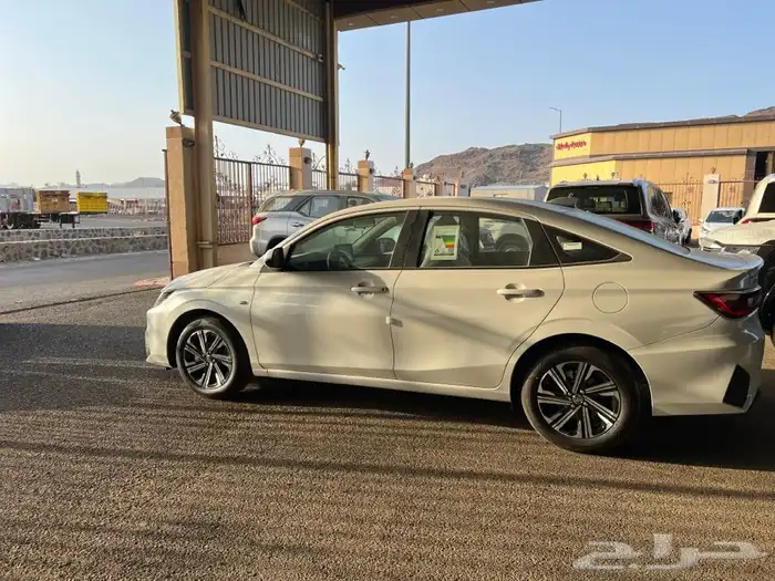 تويوتا يارس 2026 Y بلس نص فل 3