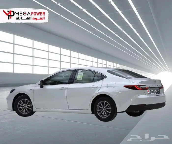تويوتا كامري E هايبرد 2025 اعلي أداء باقل استهلاك 2