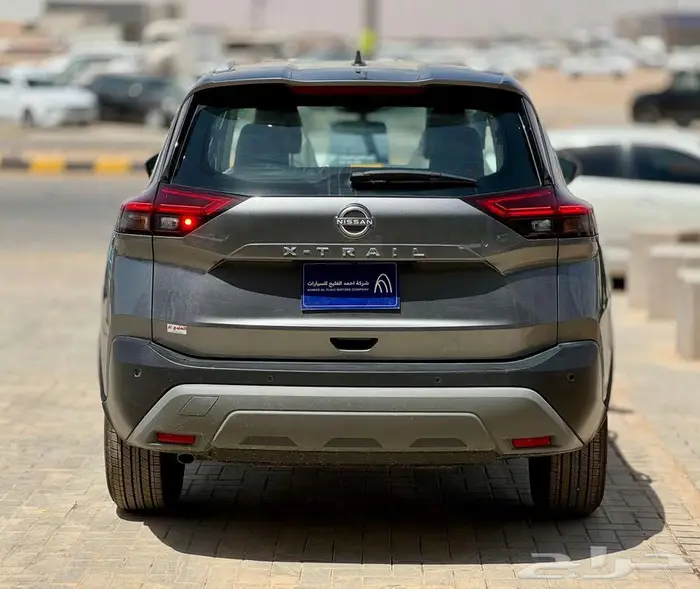 نيسان اكس تريل2025 نص فل 7 راكب بالنقد والتقسيط 7