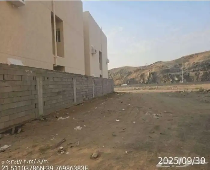 ارض سكنية البحيرات للبيع 2