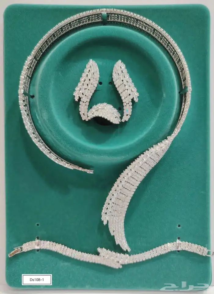 هذه مجموعة من أطقم مجوهرات فاخرة 1