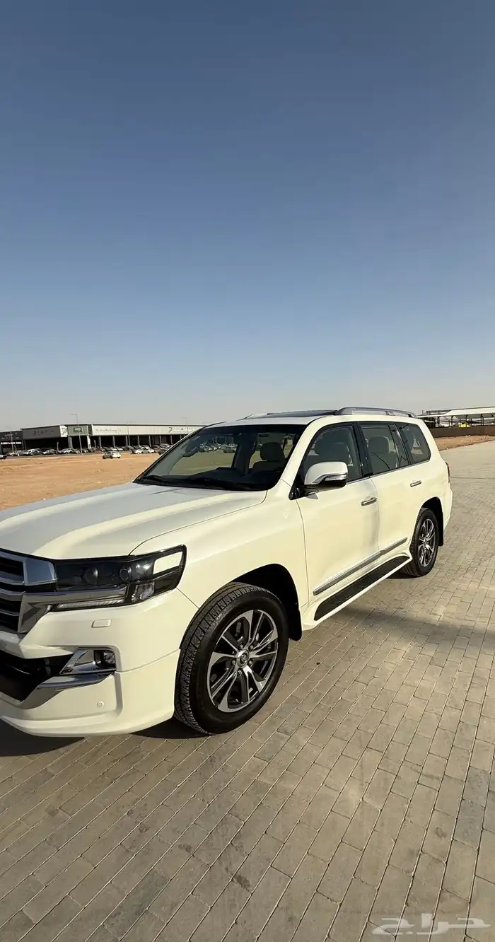 جيب لاندكروزر GXR تورنق موديل 2020 6