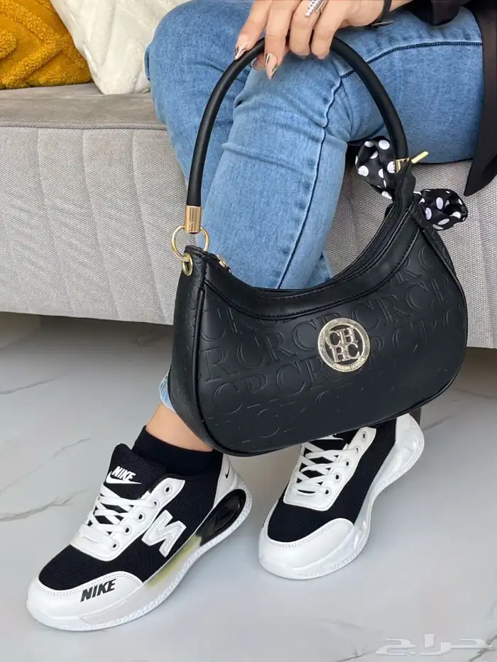 اطقم شنط وشوزات نسائية ماركات منوعه230 فقط 26