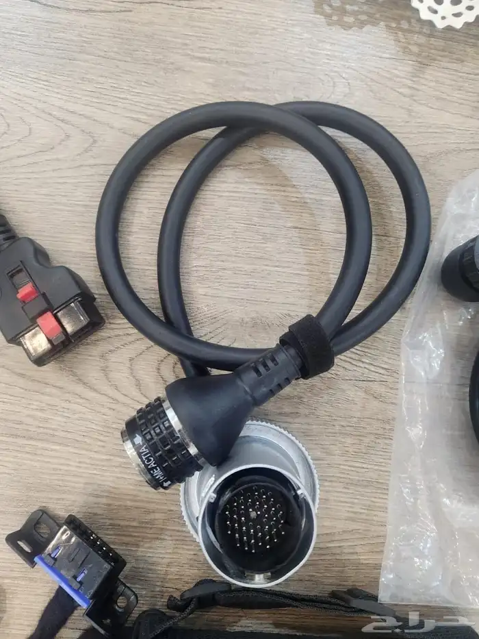 للبيع  جهاز فحص وبرمجة مرسيدس الأصلي (SDConnect C4 - ألماني 5