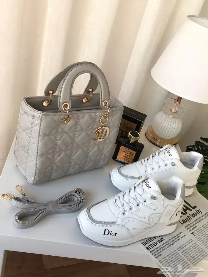 اطقم شنط وشوزات نسائية ماركات منوعه230 فقط 0