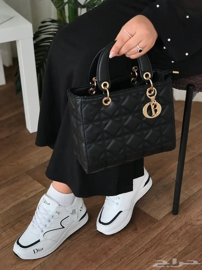 اطقم شنط وشوزات نسائية ماركات منوعه230 فقط 22