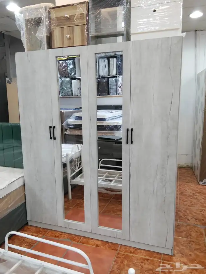 غرفة نوم كاملة  أثاث منزلي  سرير ودولاب وبطانيات 5