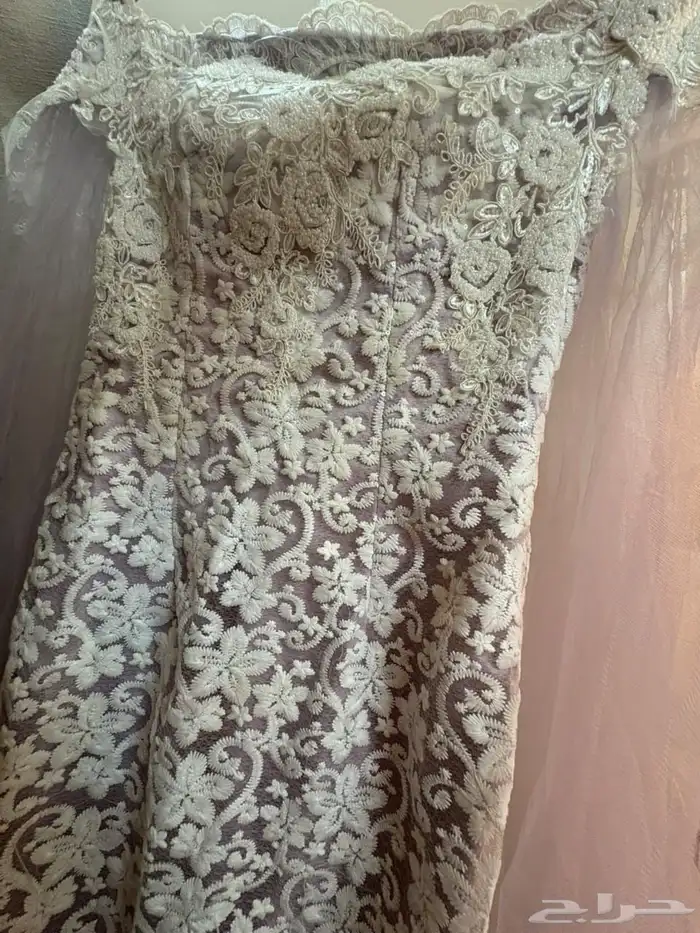 فستان مستعمل سعره 200 0