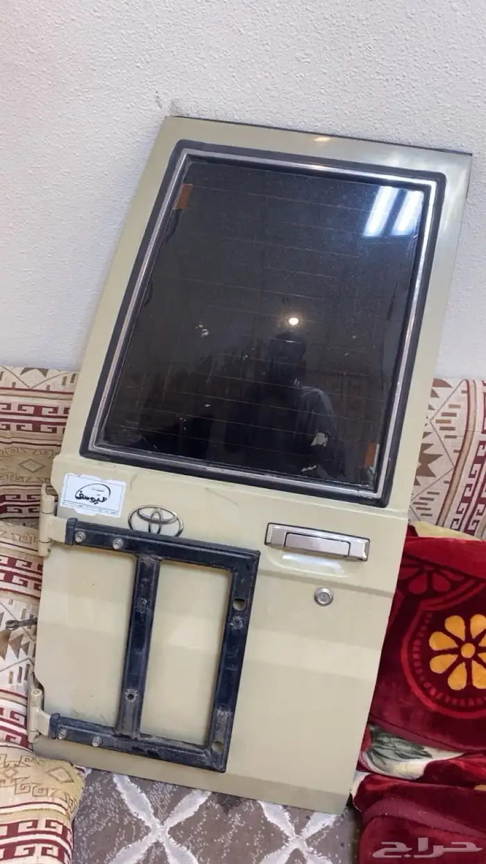 باب ربع خلفي وكاله نظيف سليم من اي شي بقزاز الوكاله ب 350 0
