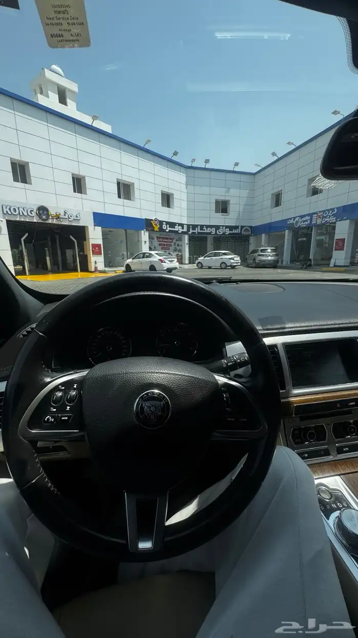 Jaguar 2014 XF perfect condition 14