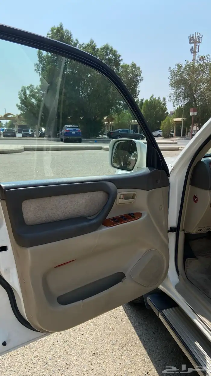 جيب تويوتا لاندكروزر 1