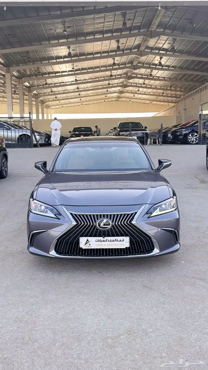 للبيع لكزس 2020 ES250 AA نظيفه جدا 0
